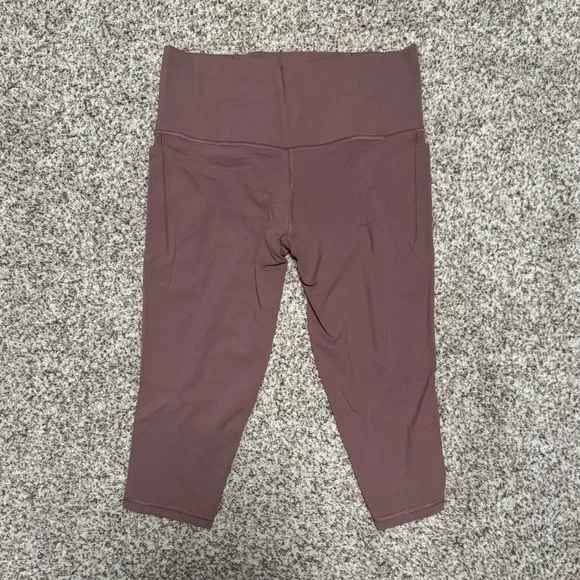 Athleta Women’s Salutation Stash Pocket II Capri - Picture 2 of 5